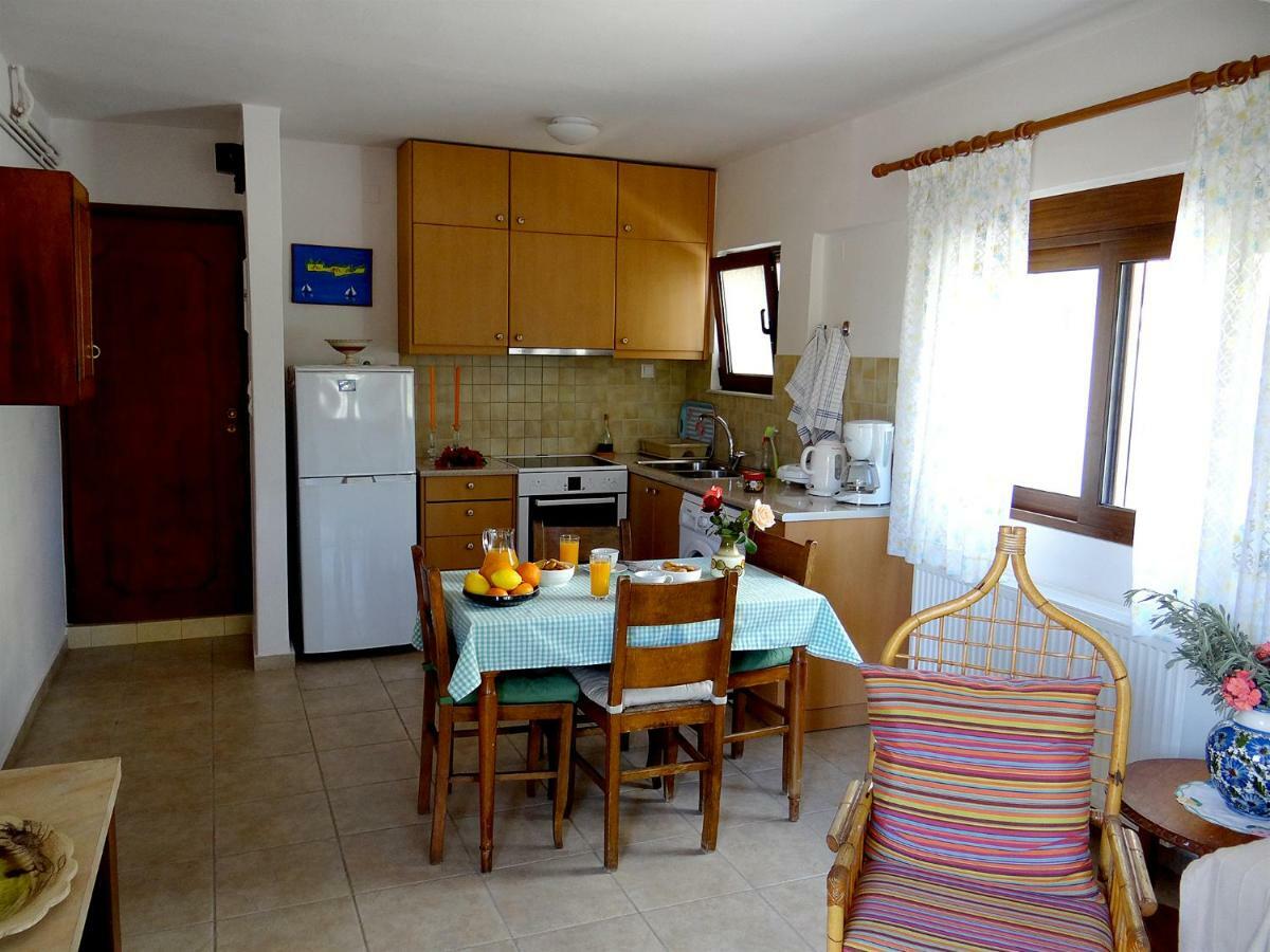 Apartment By The Sea Kato Daratso Exterior photo