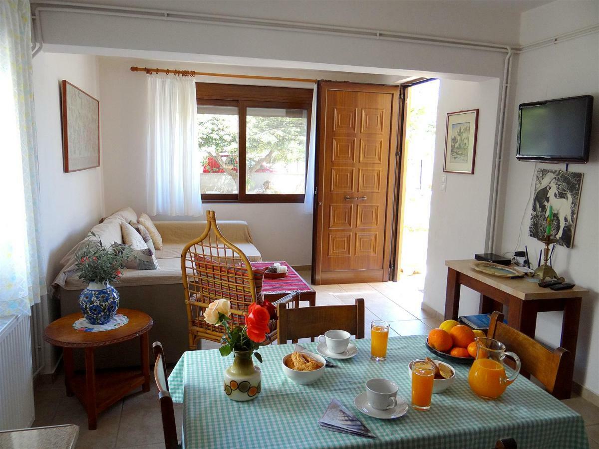 Apartment By The Sea Kato Daratso Exterior photo